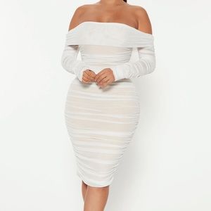 Never worn white dress perfect for wedding events or for an outing